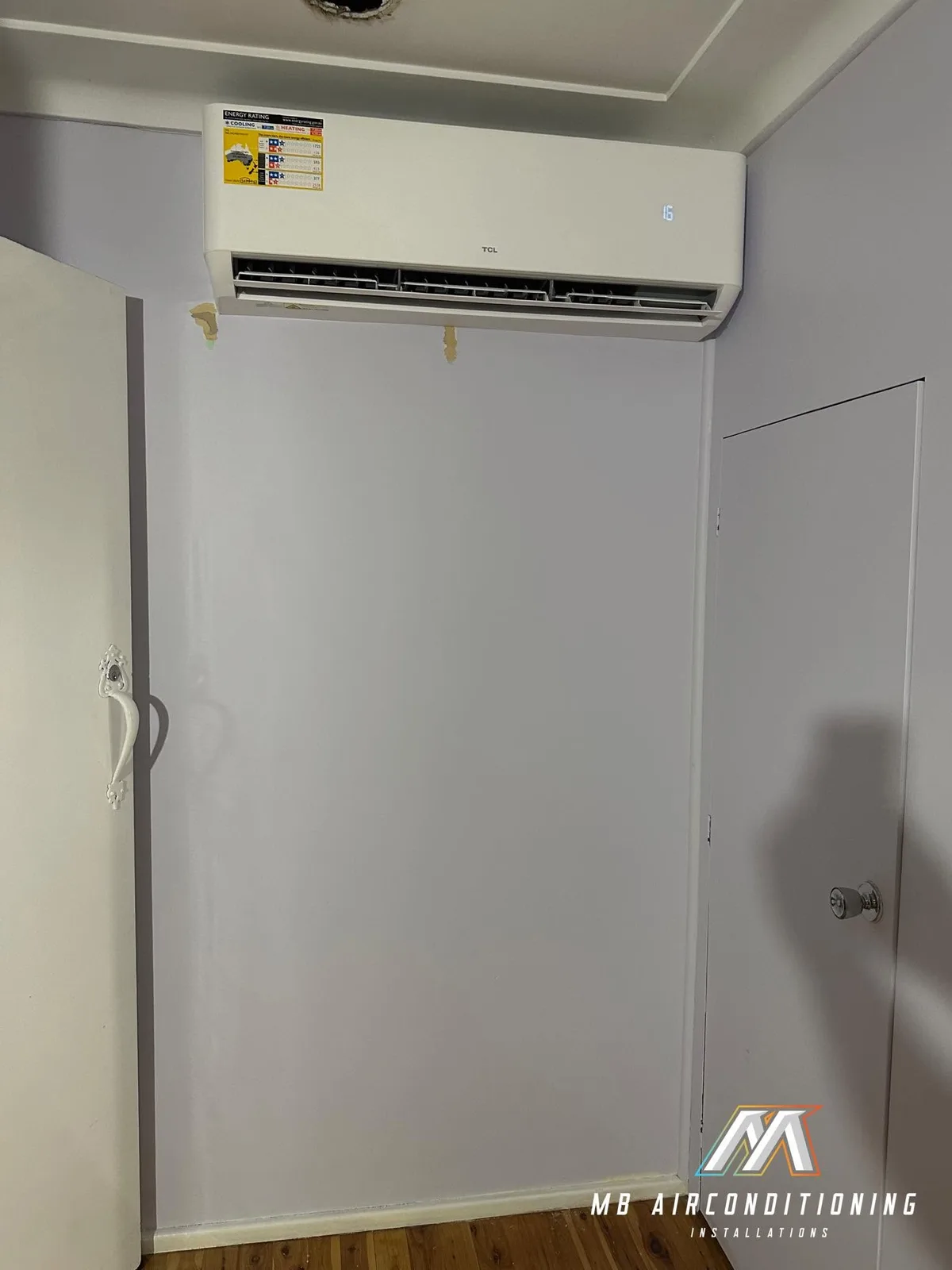 Indoor wall-mounted split system