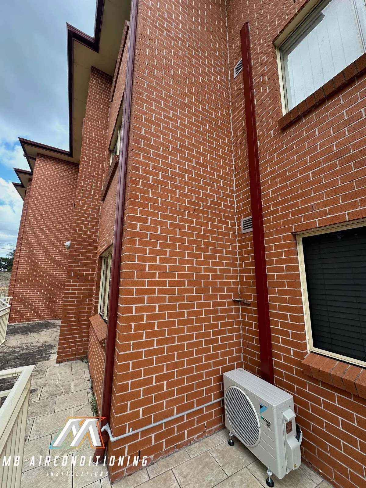 Outdoor air conditioning installation